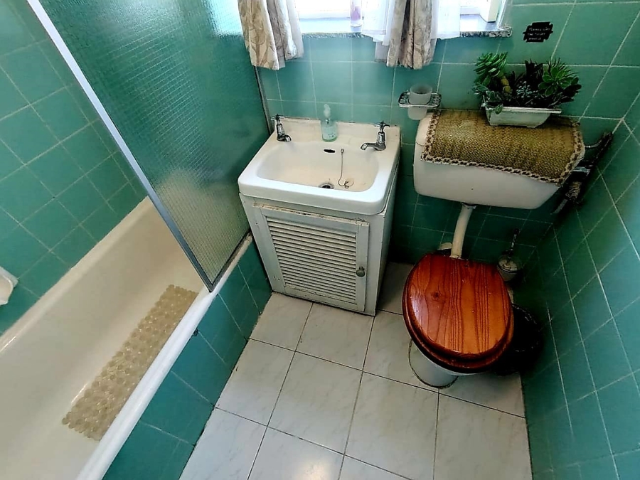 6 Bedroom Property for Sale in Abbotsford Eastern Cape